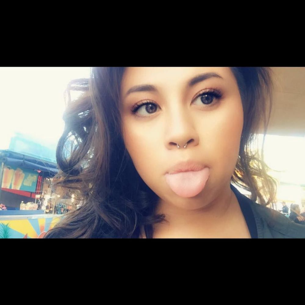 Meet your Posher, Shania